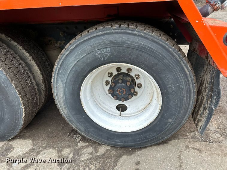 image for item DQ7429 2002 Sterling  LT7500 water truck