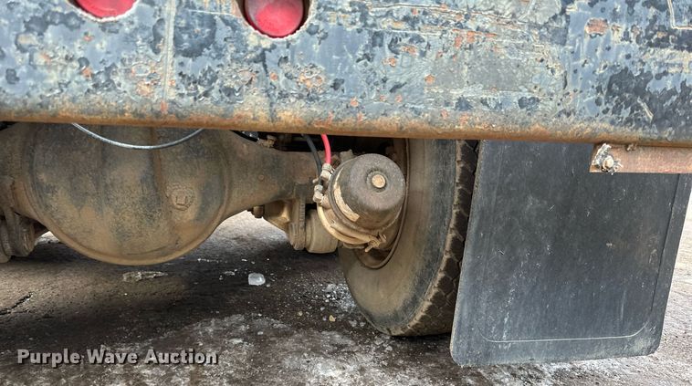 image for item DQ7430 1974 Ford  8000 water truck