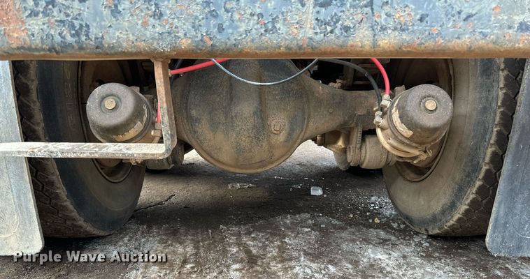 image for item DQ7430 1974 Ford  8000 water truck