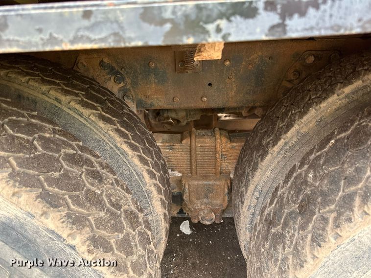 image for item DQ7430 1974 Ford  8000 water truck