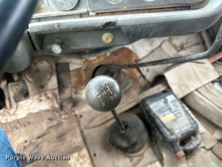 image for item DQ7430 1974 Ford  8000 water truck