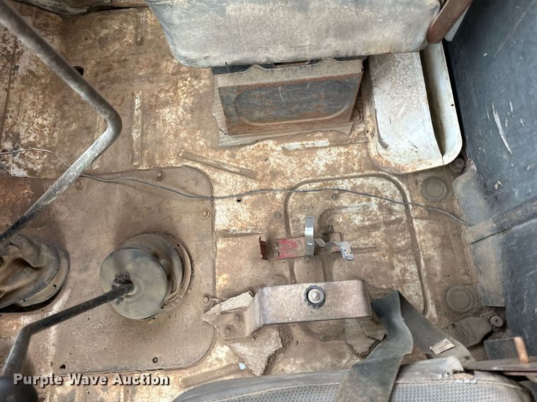 image for item DQ7430 1974 Ford  8000 water truck