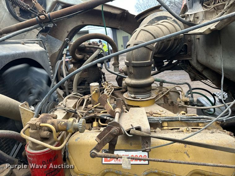 image for item DQ7430 1974 Ford  8000 water truck