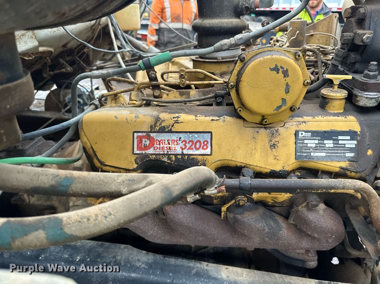 image for item DQ7430 1974 Ford  8000 water truck