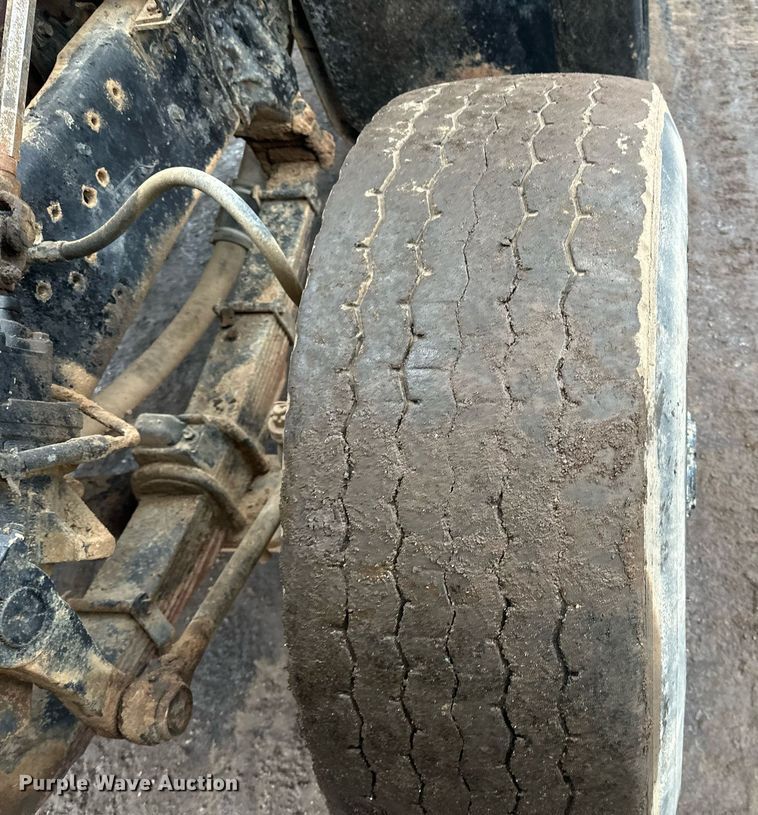 image for item DQ7430 1974 Ford  8000 water truck