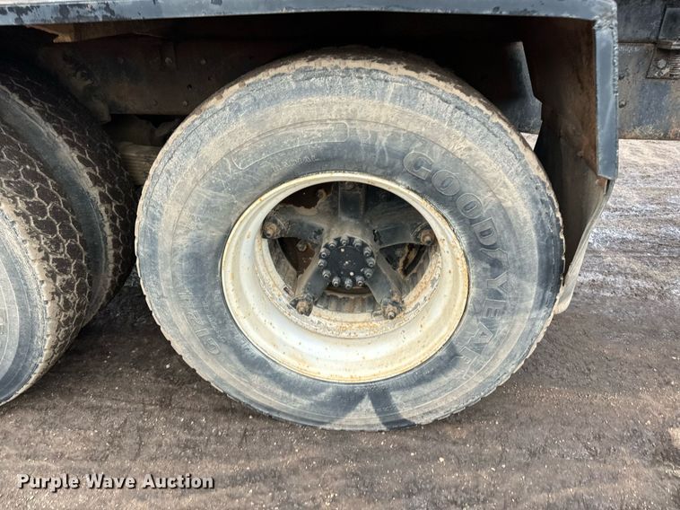 image for item DQ7430 1974 Ford  8000 water truck