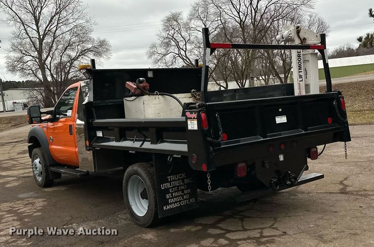 image for item DQ7434 2016 Ford  F550 flatbed truck