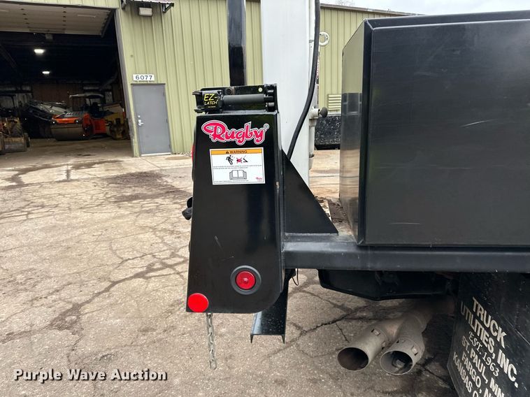 image for item DQ7434 2016 Ford  F550 flatbed truck