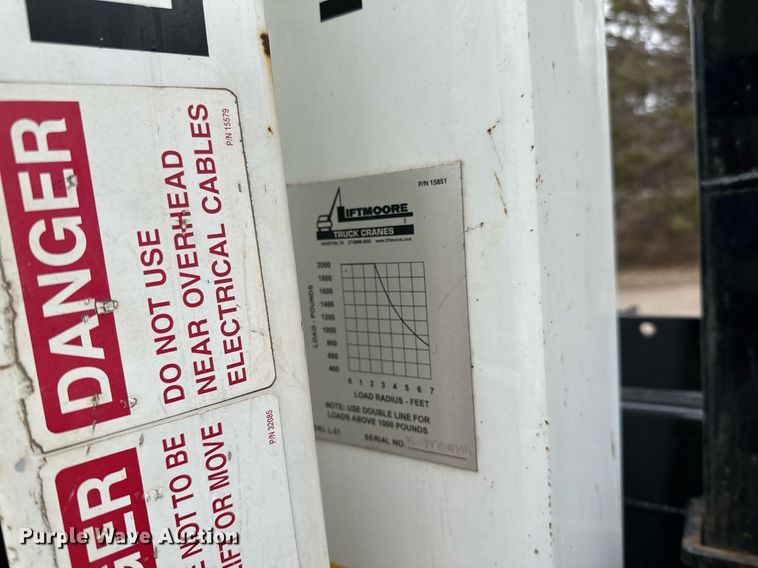 image for item DQ7434 2016 Ford  F550 flatbed truck