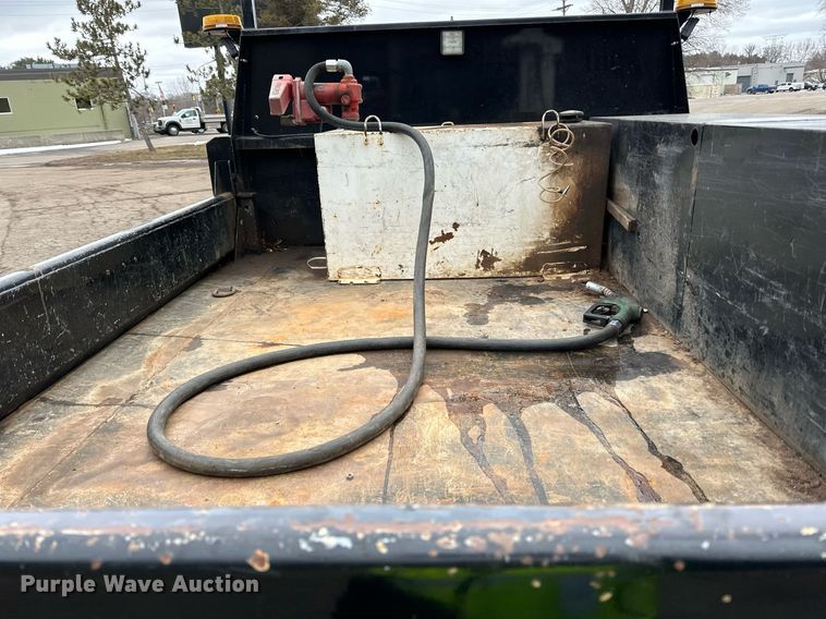 image for item DQ7434 2016 Ford  F550 flatbed truck