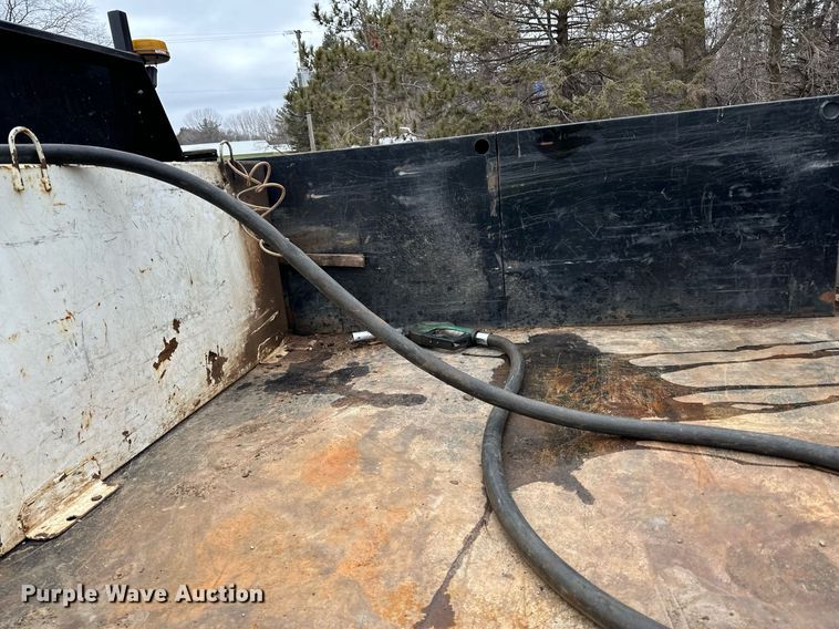 image for item DQ7434 2016 Ford  F550 flatbed truck