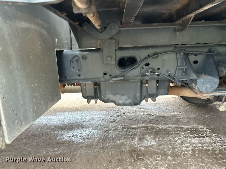 image for item DQ7434 2016 Ford  F550 flatbed truck