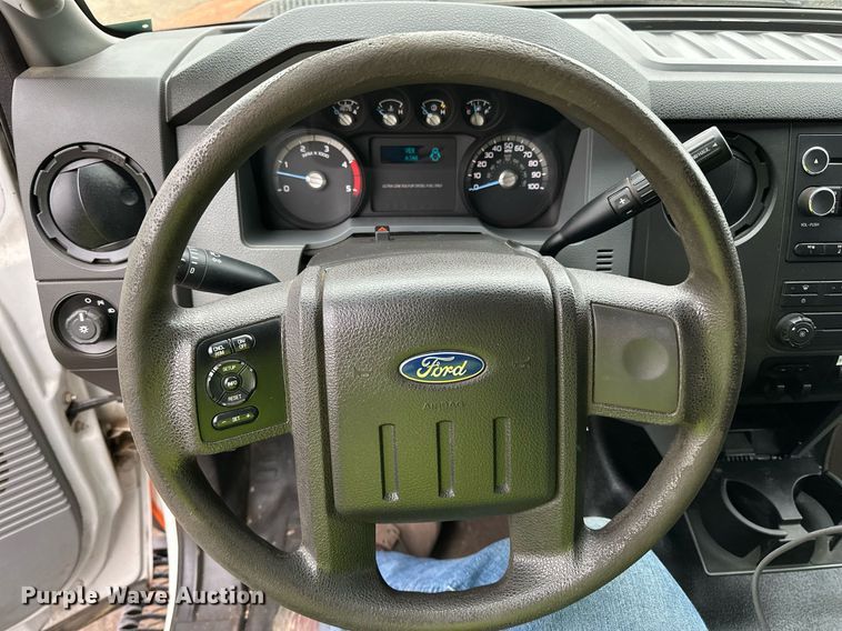 image for item DQ7434 2016 Ford  F550 flatbed truck