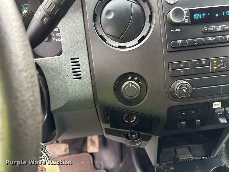 image for item DQ7434 2016 Ford  F550 flatbed truck