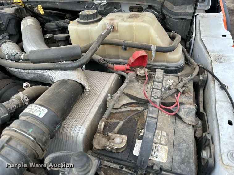 image for item DQ7434 2016 Ford  F550 flatbed truck