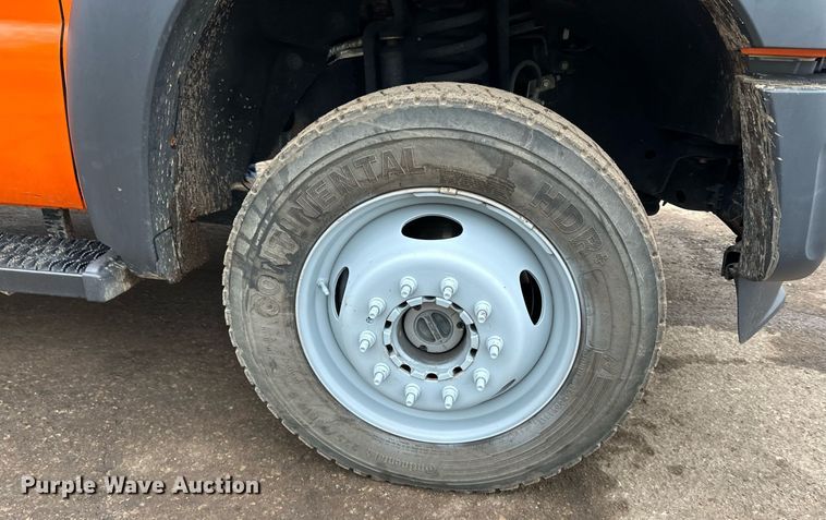 image for item DQ7434 2016 Ford  F550 flatbed truck