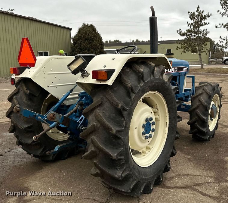 image for item DQ7435 1992 Ford  3930 MFWD tractor