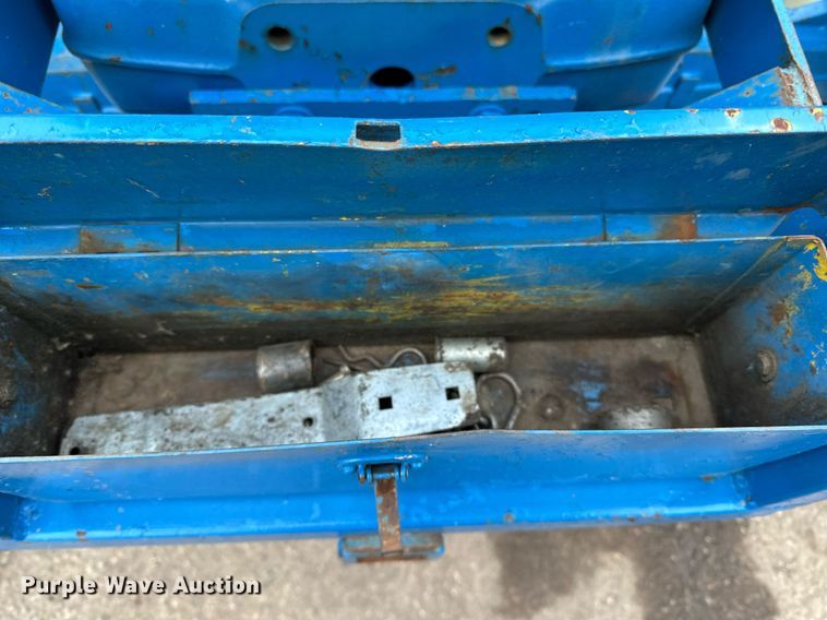 image for item DQ7435 1992 Ford  3930 MFWD tractor