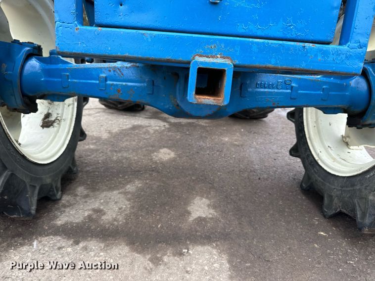 image for item DQ7435 1992 Ford  3930 MFWD tractor