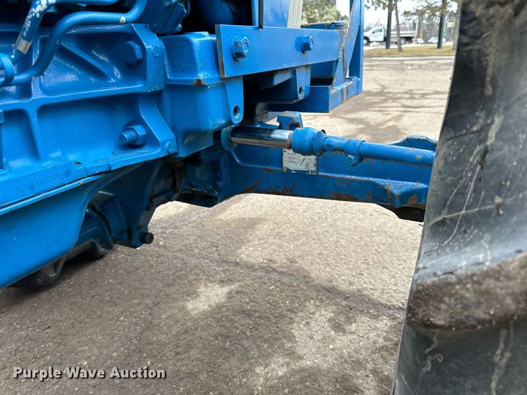 image for item DQ7435 1992 Ford  3930 MFWD tractor