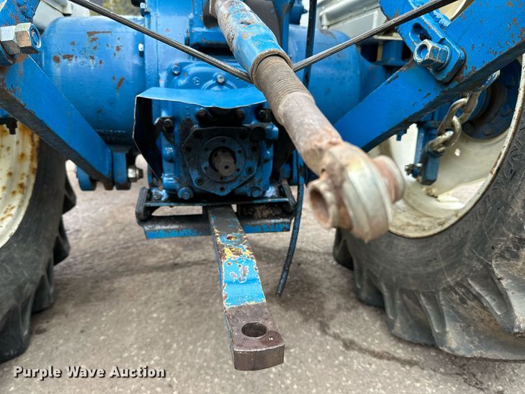 image for item DQ7435 1992 Ford  3930 MFWD tractor