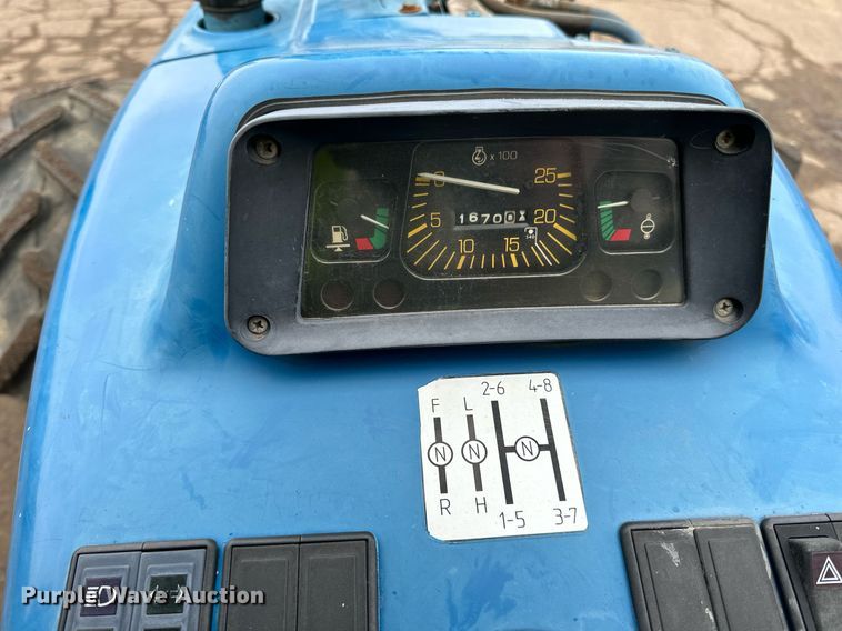 image for item DQ7435 1992 Ford  3930 MFWD tractor