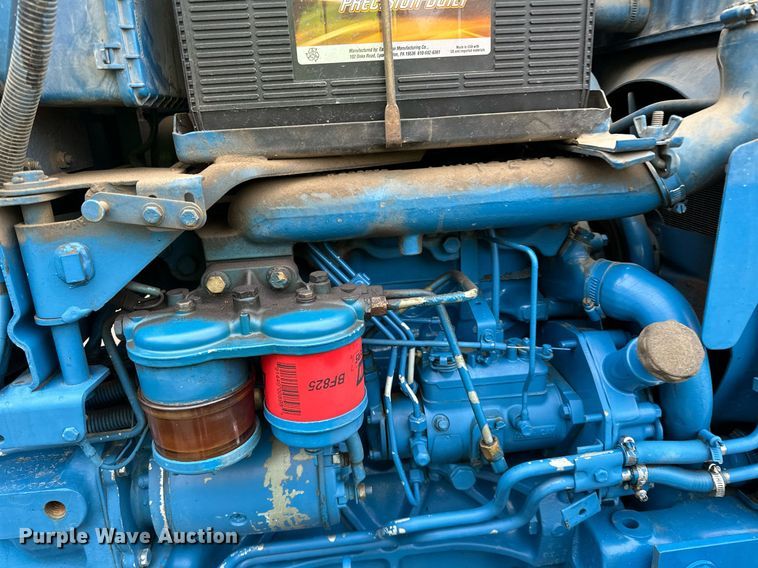 image for item DQ7435 1992 Ford  3930 MFWD tractor