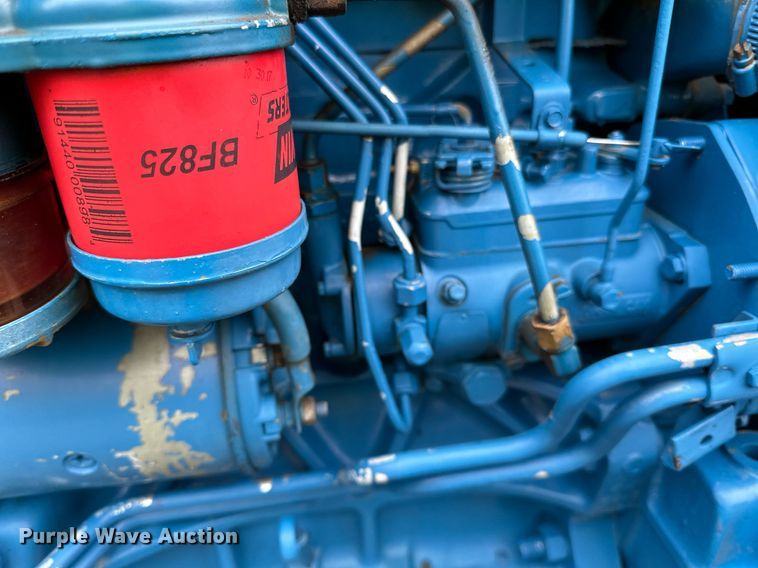 image for item DQ7435 1992 Ford  3930 MFWD tractor