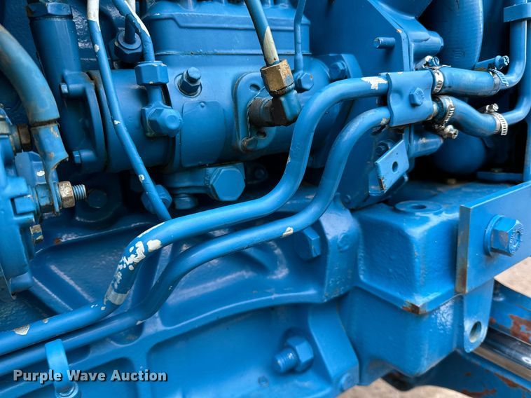 image for item DQ7435 1992 Ford  3930 MFWD tractor