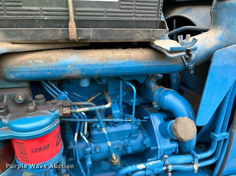 image for item DQ7435 1992 Ford  3930 MFWD tractor