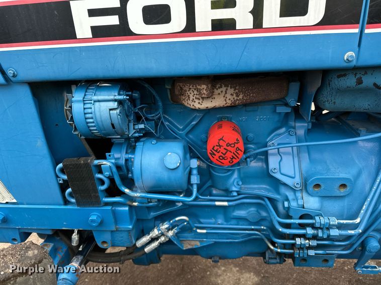 image for item DQ7435 1992 Ford  3930 MFWD tractor