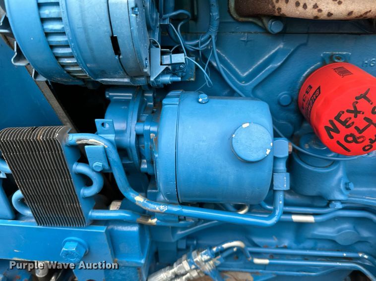 image for item DQ7435 1992 Ford  3930 MFWD tractor