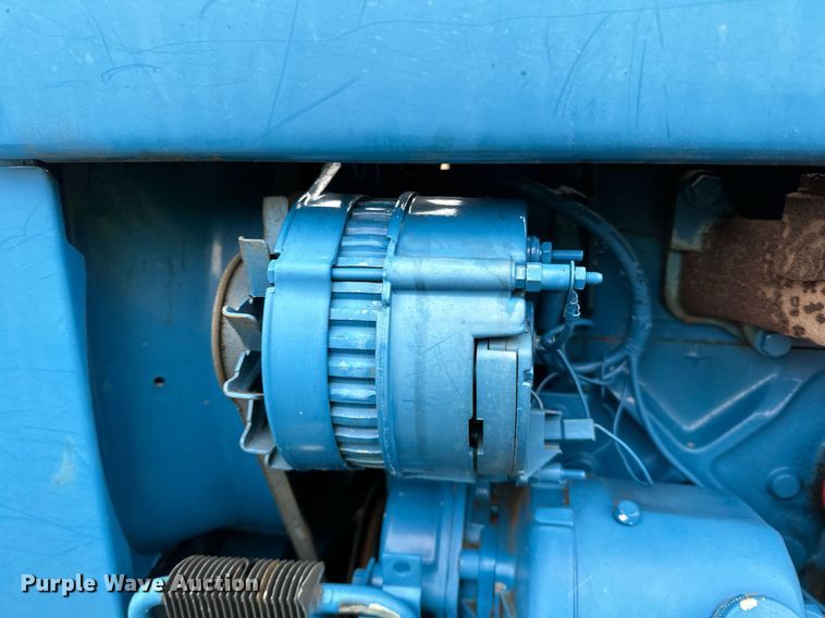 image for item DQ7435 1992 Ford  3930 MFWD tractor