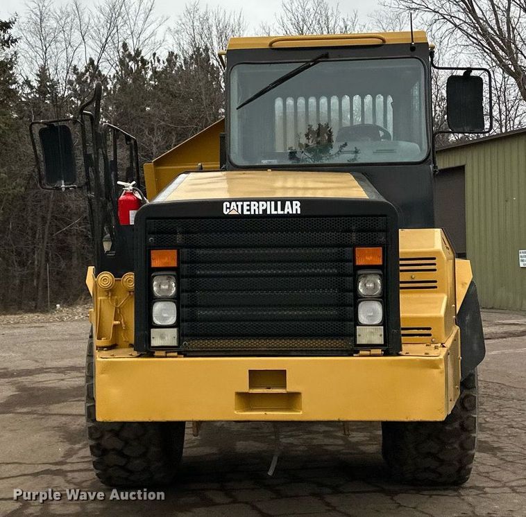 image for item DQ7436 1999 Caterpillar D250E II haul truck