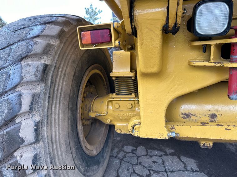 image for item DQ7436 1999 Caterpillar D250E II haul truck