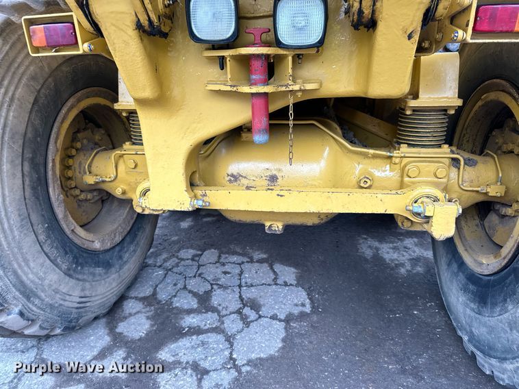 image for item DQ7436 1999 Caterpillar D250E II haul truck