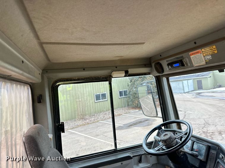 image for item DQ7436 1999 Caterpillar D250E II haul truck