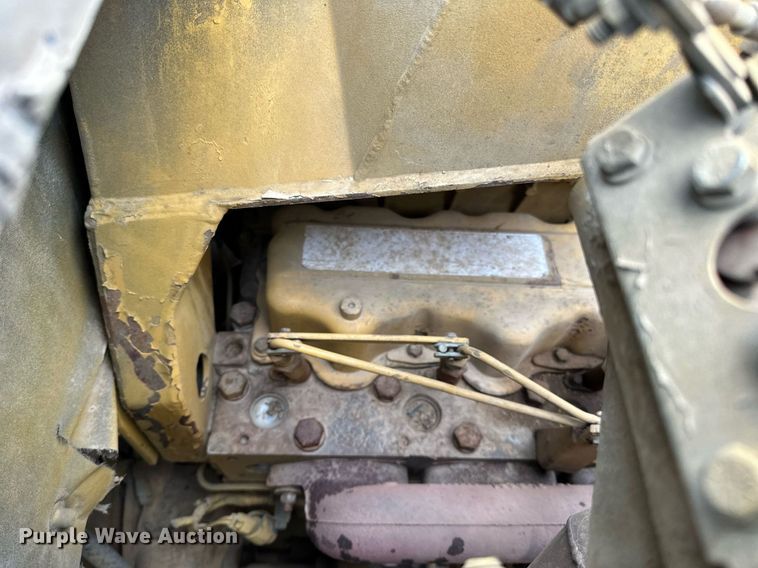 image for item DQ7436 1999 Caterpillar D250E II haul truck