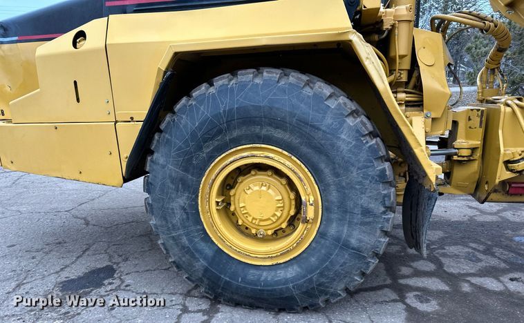 image for item DQ7436 1999 Caterpillar D250E II haul truck