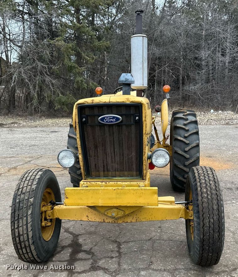 image for item DQ7437 Ford  340A tractor