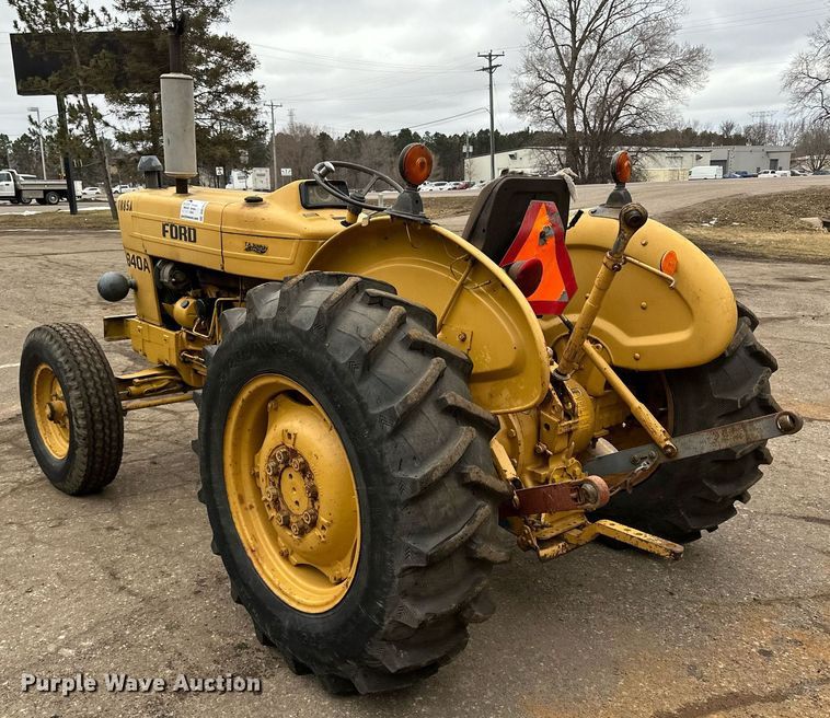 image for item DQ7437 Ford  340A tractor