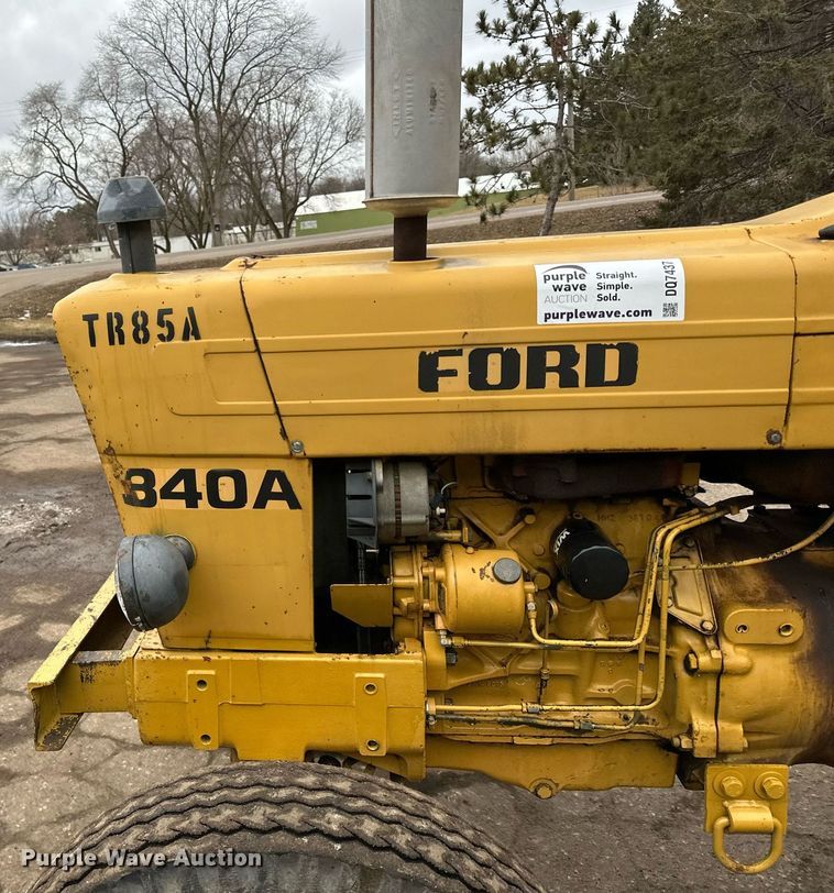 image for item DQ7437 Ford  340A tractor