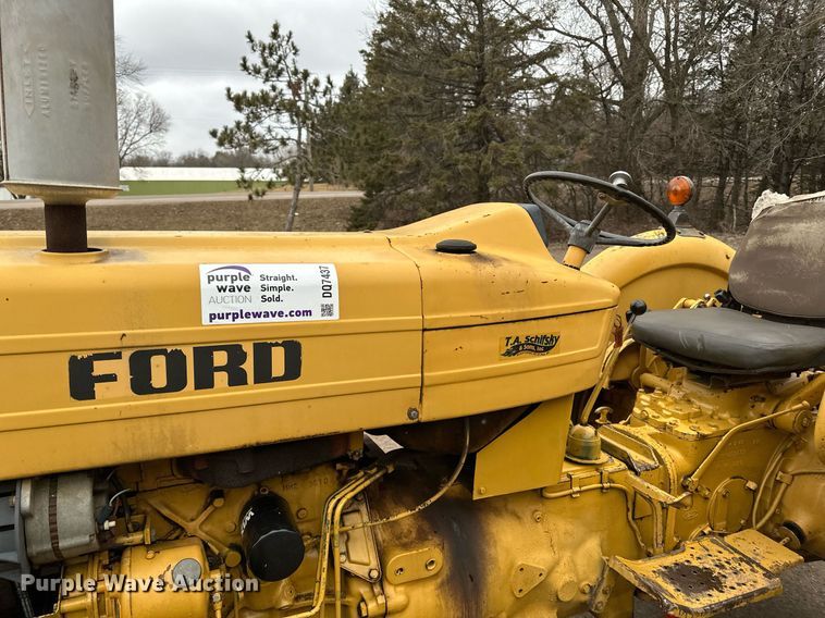 image for item DQ7437 Ford  340A tractor