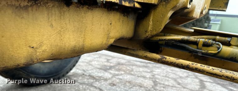 image for item DQ7437 Ford  340A tractor