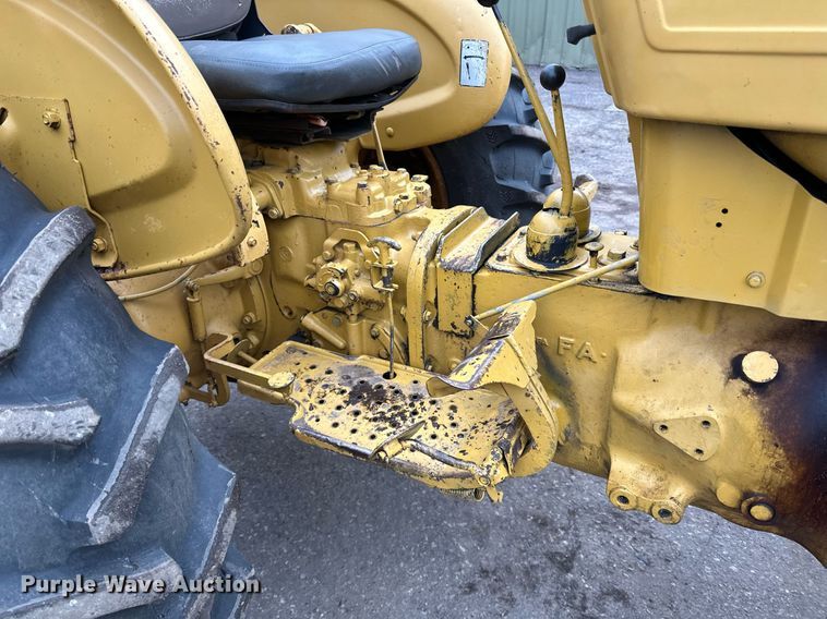 image for item DQ7437 Ford  340A tractor