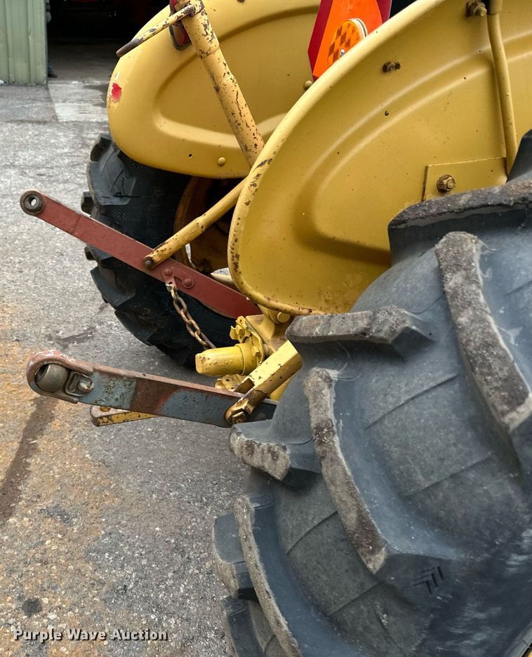 image for item DQ7437 Ford  340A tractor