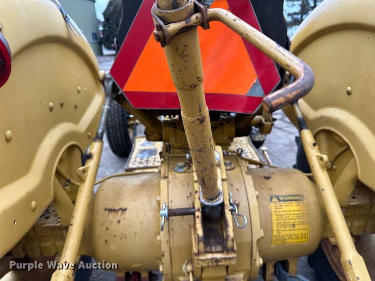 image for item DQ7437 Ford  340A tractor