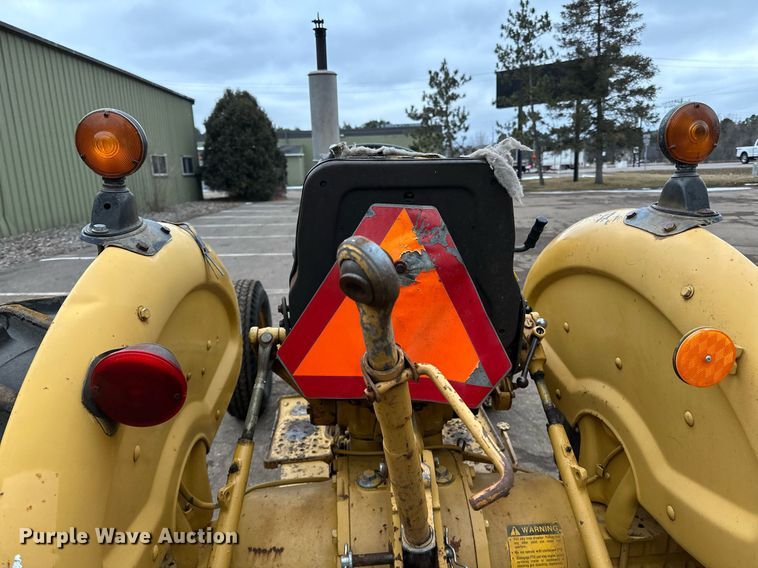 image for item DQ7437 Ford  340A tractor