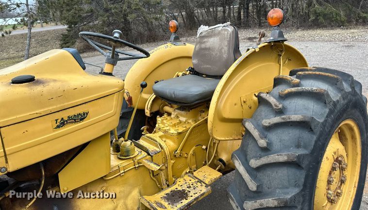 image for item DQ7437 Ford  340A tractor