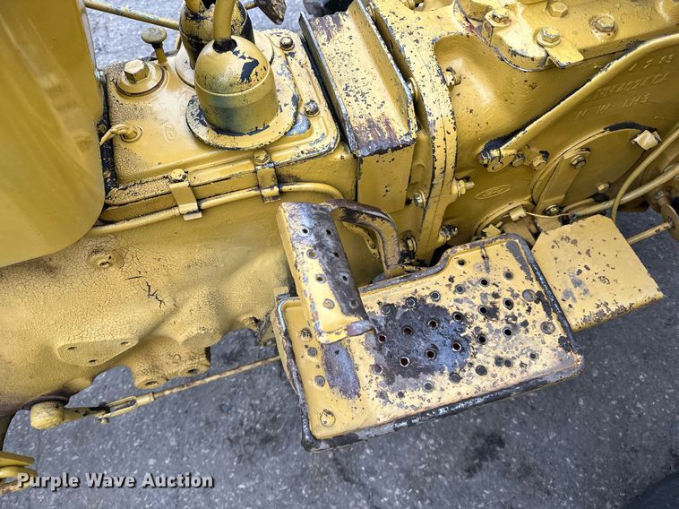 image for item DQ7437 Ford  340A tractor